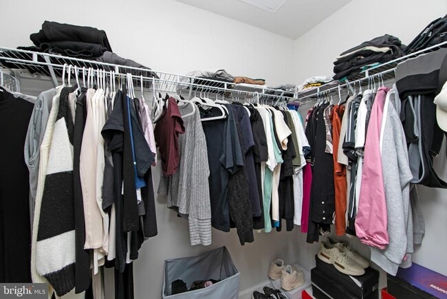 Building Photo - 272 Macoun Way