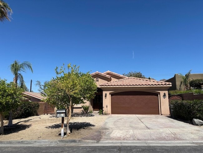 Primary Photo - 53540 Avenida Rubio