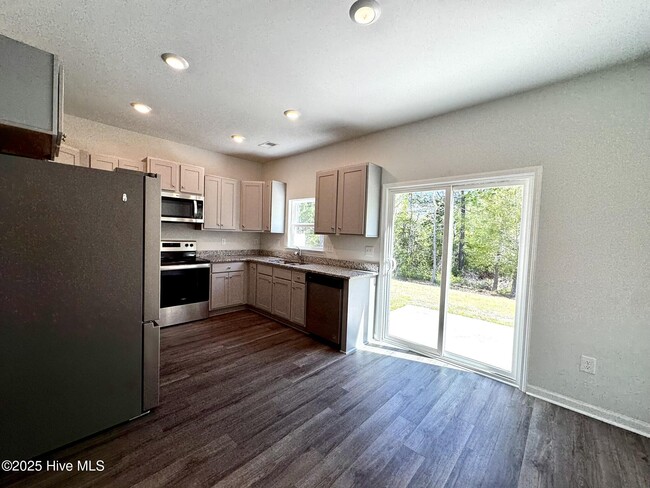 Building Photo - 1505 Pleasant Holw Ct SE