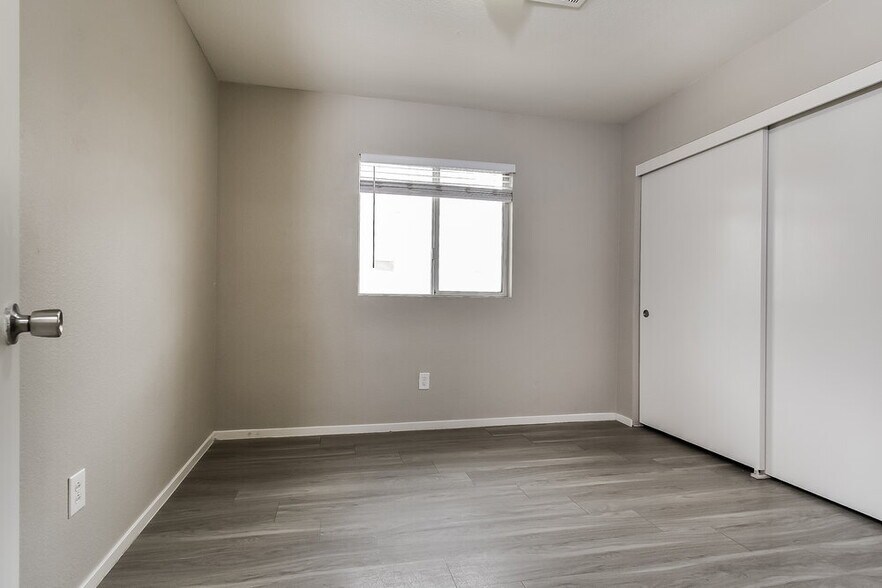 Building Photo - 2018 Annbriar Ave