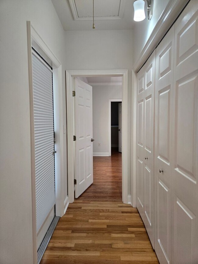 Building Photo - 3-bedroom, 2-bathroom cottage-style villa in Savanna Pointe