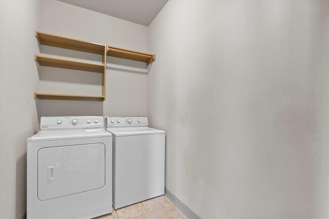 Building Photo - 1509 Greenside Dr