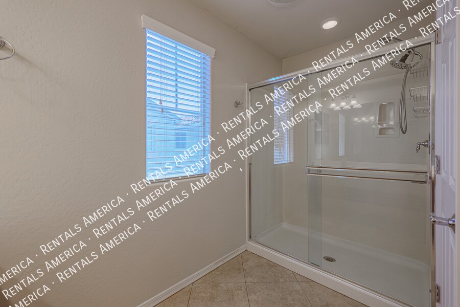 Building Photo - 2205 W Le Marche Ave
