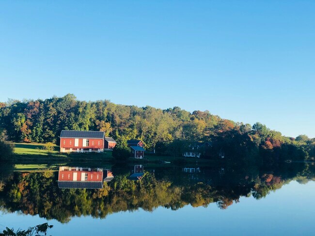 Building Photo - 10394 Meadowhead Cir