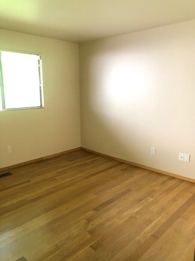 Building Photo - Beautiful 3 Bedroom 2 Bath Home in Mukilteo!