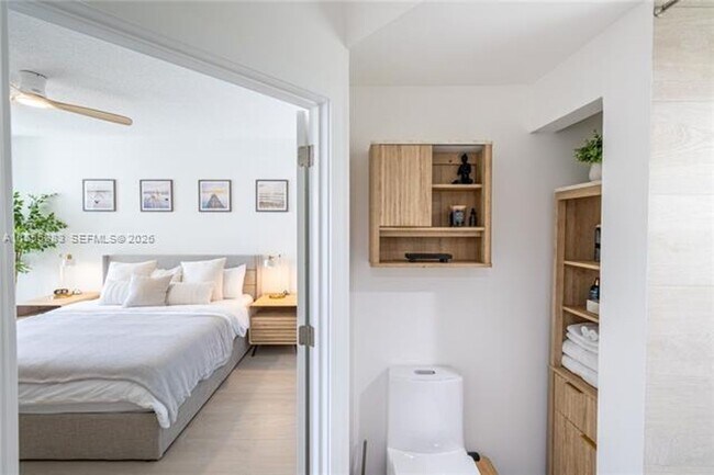 Building Photo - 3255 NE 184th St