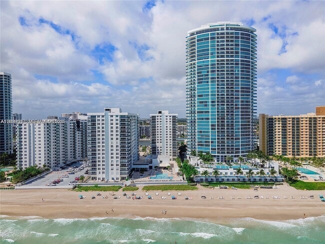 Building Photo - 2751 S Ocean Dr