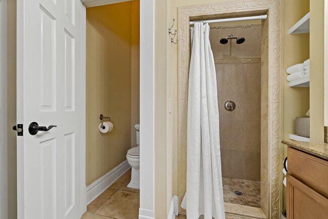 Building Photo - 611 S Orleans Ave