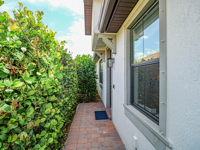 Building Photo - 4448 Beauty Leaf Cir