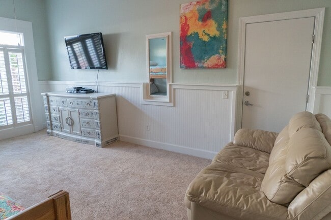 Building Photo - Beautiful 7-Bedroom Beachfront Home on 30A