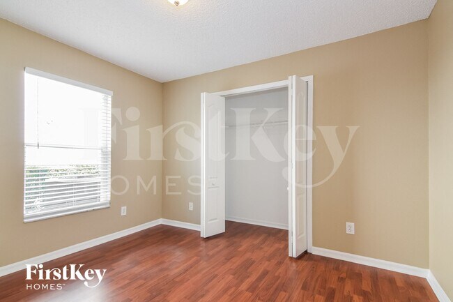 Building Photo - 10424 Beneva Dr