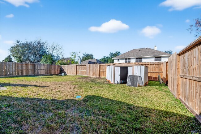 Building Photo - 910 Norfolk Dr