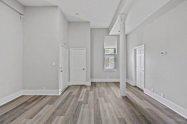 Building Photo - 2906 Alms Pl