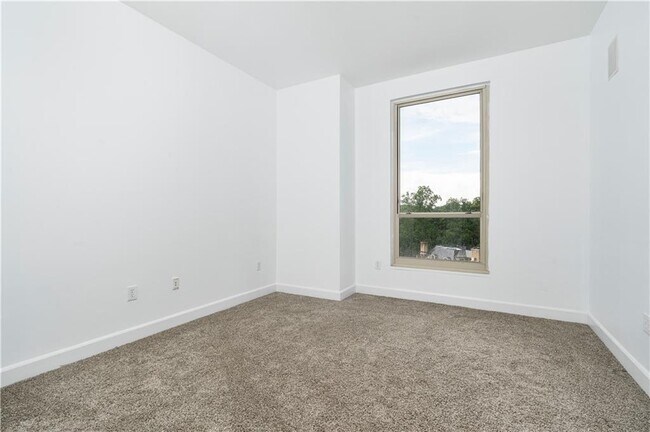 Building Photo - 2626 Peachtree Rd NW