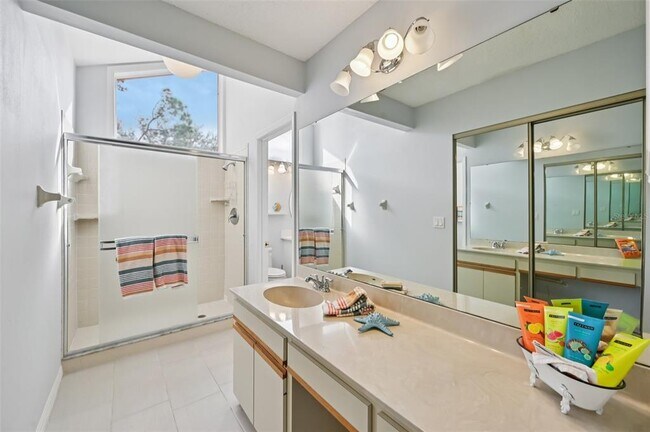 Building Photo - 227 Southampton Dr
