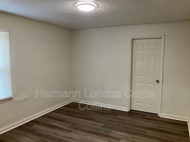 Building Photo - 7504 Stanwood Dr