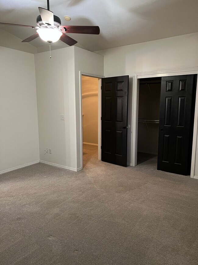 Building Photo - Welcome to this charming 3 bedroom, 2 bathroom home located in Nampa, ID.