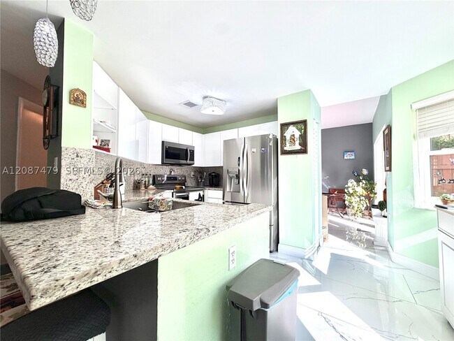 Building Photo - 4631 SW 154th Ct