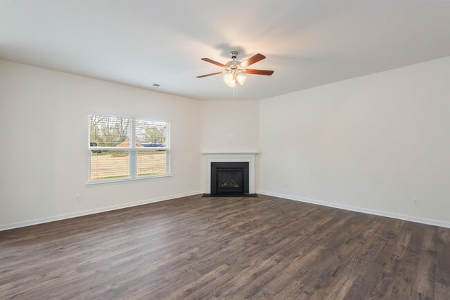 Building Photo - 5513 English Holly Wy