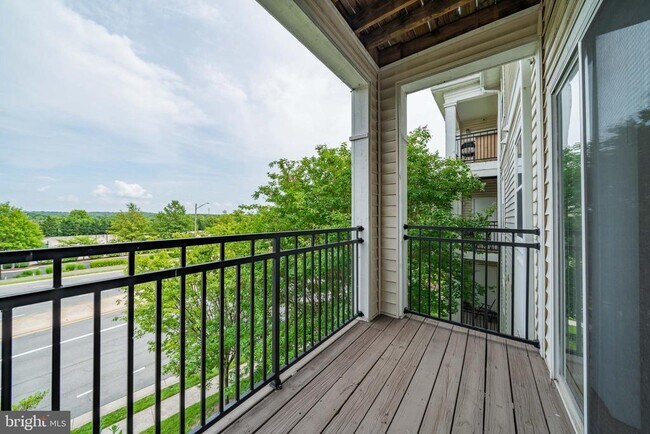 Building Photo - 12929 Centre Park Cir