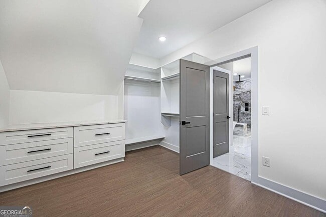 Building Photo - 83 Deer Cyn Dr