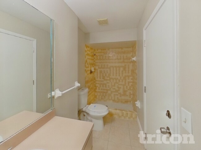 Building Photo - 1751 Shady Leaf Dr