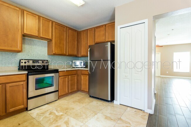 Building Photo - Daniels Landing 2/2.5 Townhome available now!