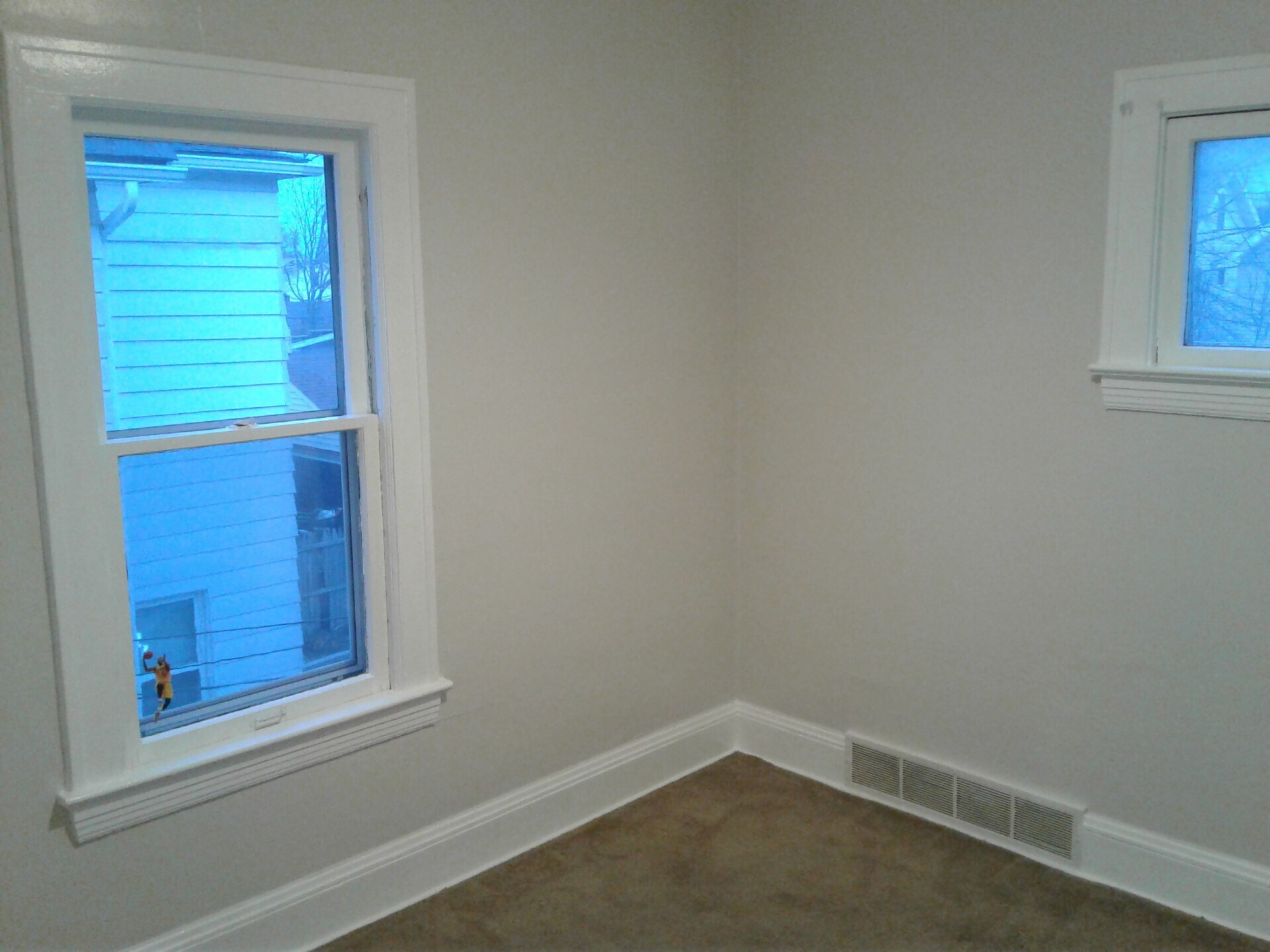 Building Photo - 1673 Victoria Ave