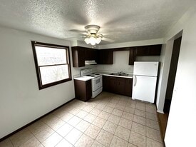 Building Photo - 152 N 24th St