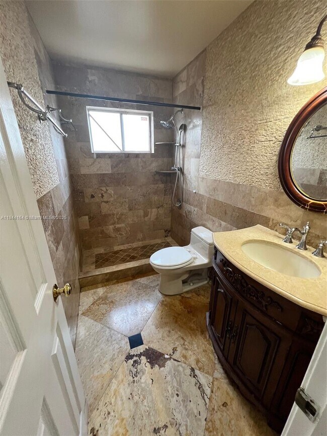 Building Photo - 10511 SW 145th Ct