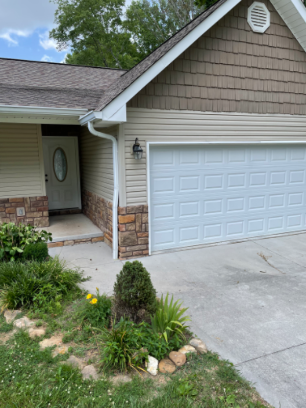 Building Photo - 228 Vanover Ln