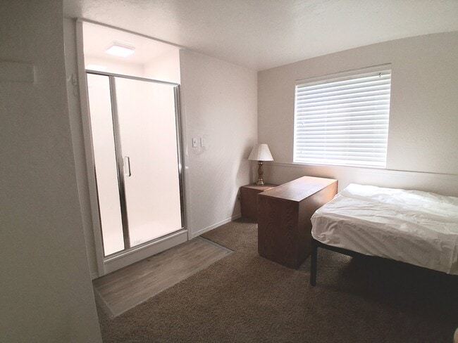 Building Photo - 724 W 1720 N