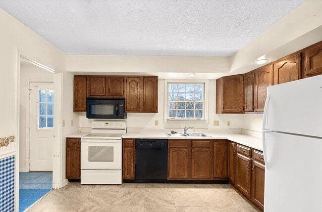 Building Photo - 126 Upshur Dr