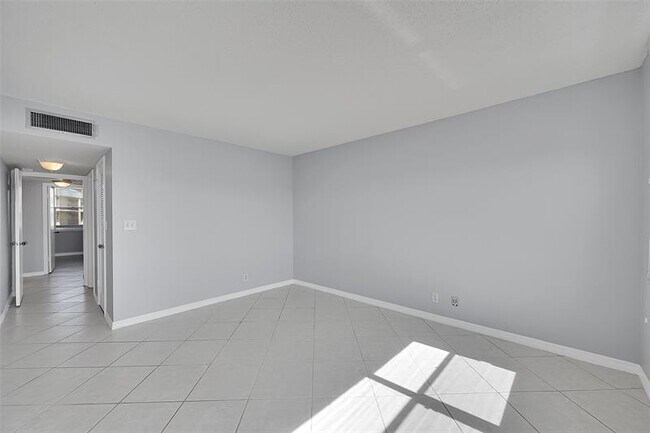 Building Photo - 777 S Federal Hwy