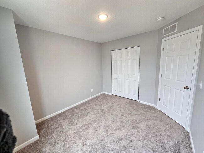 Building Photo - SIERRA TANGO CREEK RIDGE, LLC