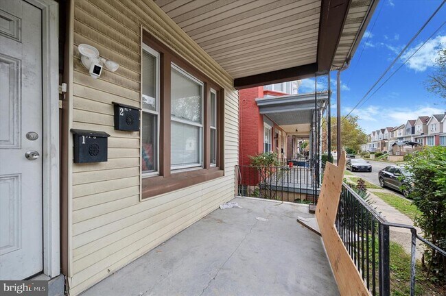 Building Photo - 5841 N 12th St