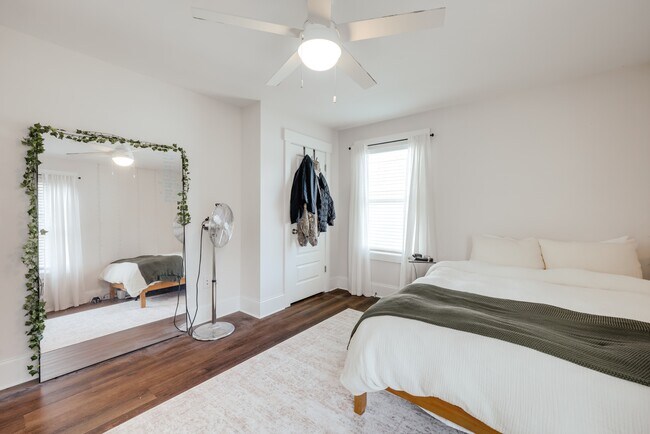 Building Photo - 372 Arch St