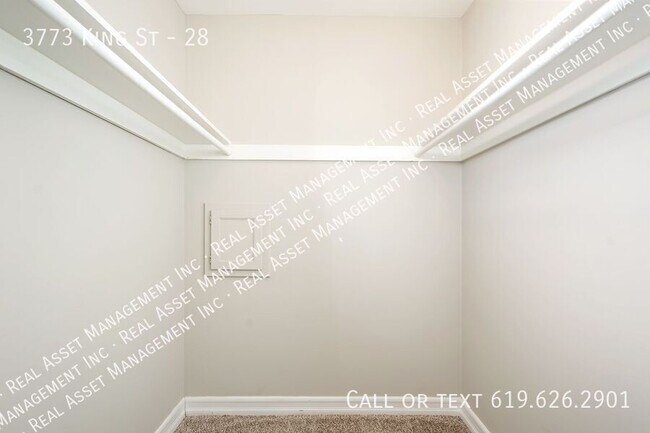 Building Photo - 3773 King St