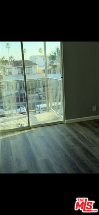 Building Photo - 1510 W Balboa Blvd