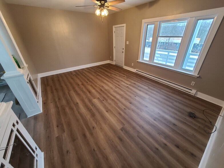 Building Photo - 130 Woodlawn Ave