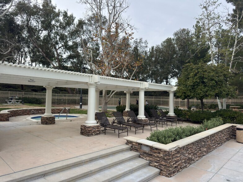 Building Photo - 27905 Crown Court Cir