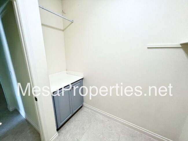 Building Photo - 6646 Whitewell Rd