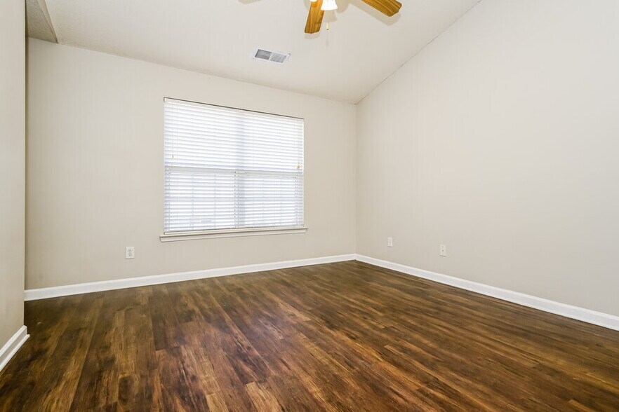 Building Photo - 153 Lossie Ln