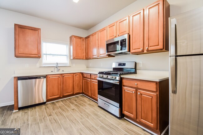 Building Photo - 8904 Crestview Cir