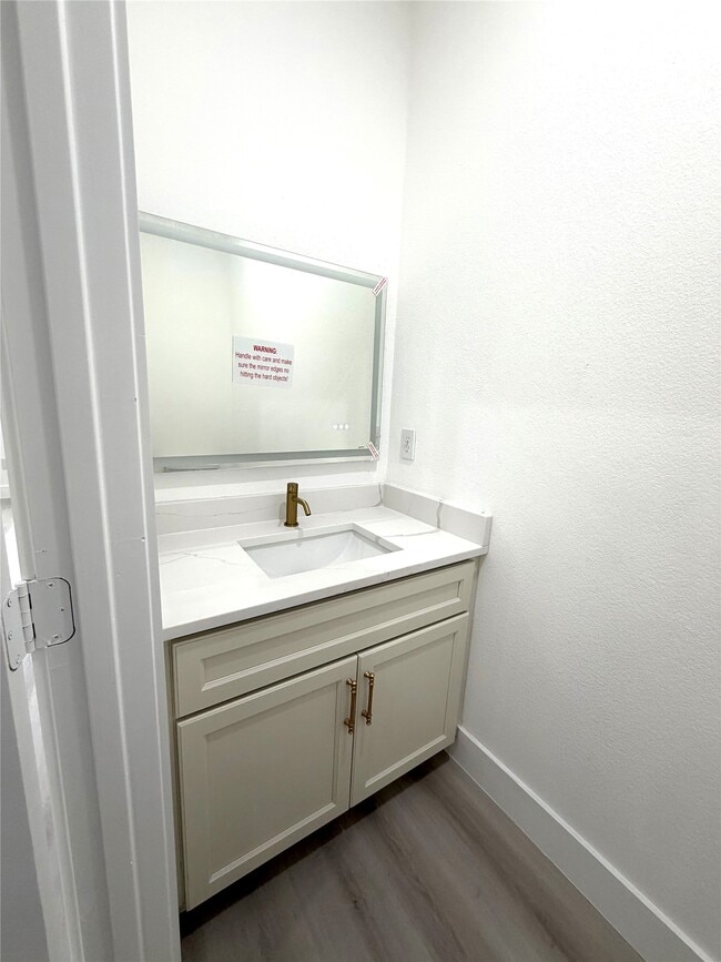 Building Photo - 10123 Grover Ln