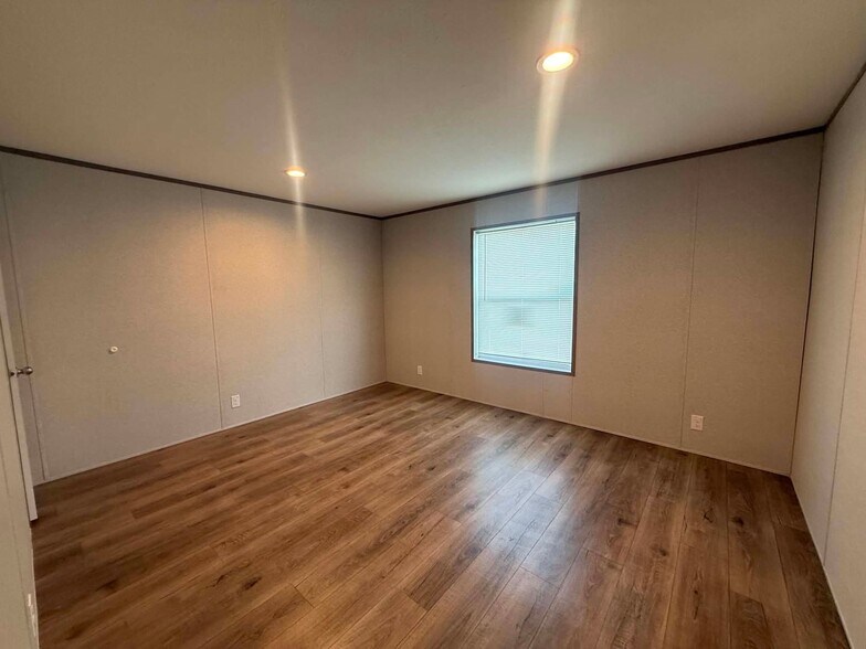 Building Photo - 3451 Ridge Ave