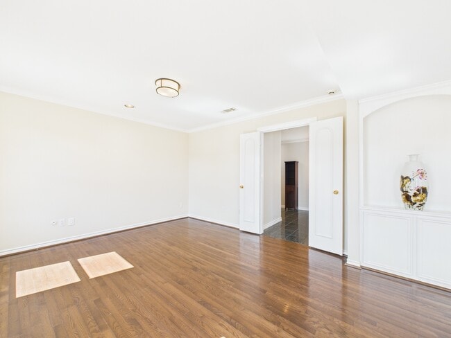 Building Photo - 7608 Del Monte Dr