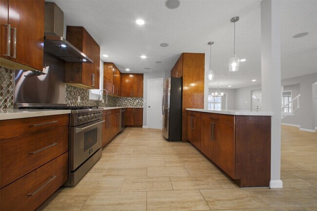 Building Photo - 15815 Baytree Dr