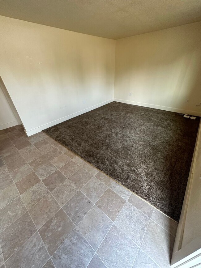 Building Photo - Zepeda-PM-020-0109-3862