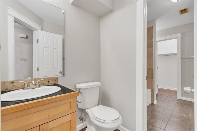 Building Photo - 720 Decker Prairie Dr